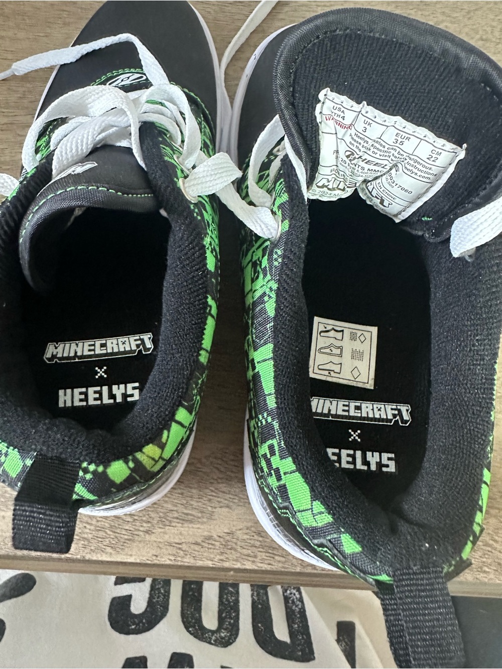 Heelys Kids MineCraft Low-Top Skate Shoes Size 4 - Picture 10 of 10